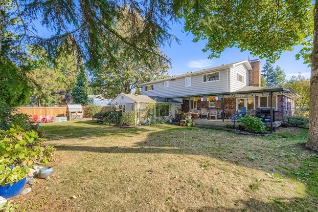 Building Photo - Bitter Lake Home