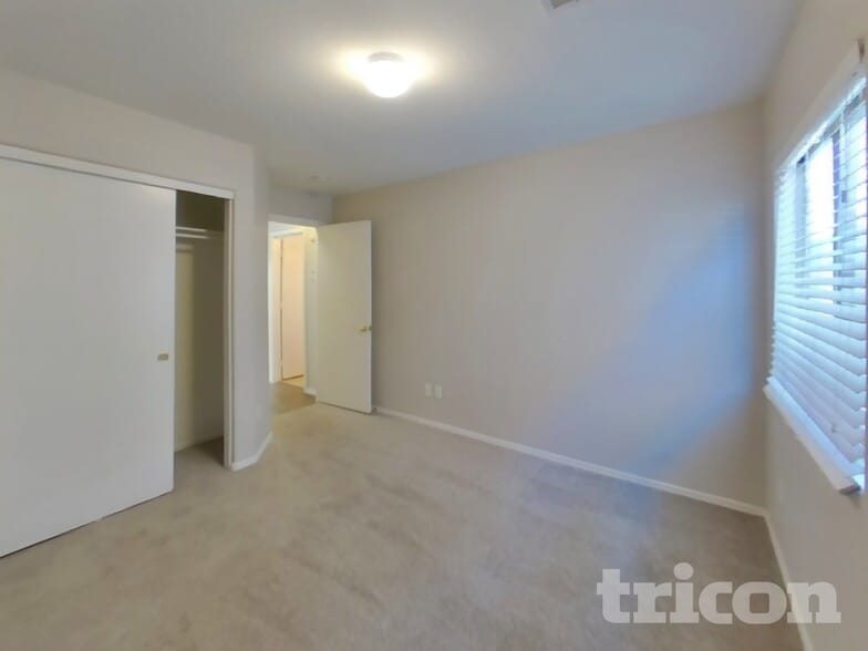 Building Photo - 3194 W Tanner Ranch Rd