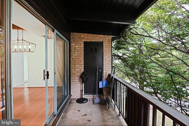 Building Photo - 7857 Enola St