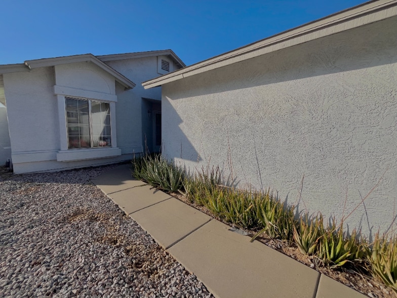Primary Photo - 3633 W Wahalla Ln