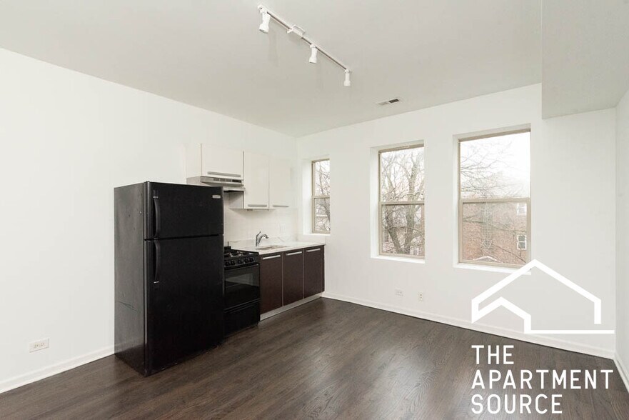 Building Photo - 5054 N Winthrop Ave