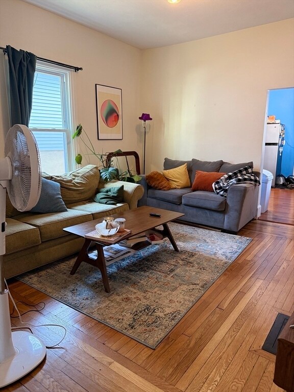 Building Photo - 55 Glenwood Rd