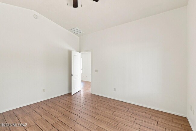 Building Photo - 7795 S Sentinal Stone Dr