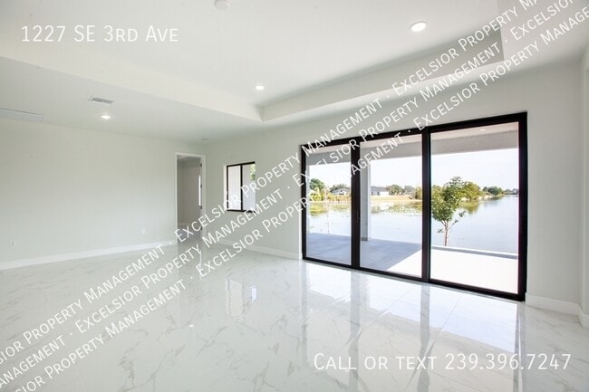 Building Photo - 1227 SE 3rd Ave