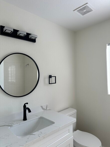 Building Photo - 9011 Aldershot Ct