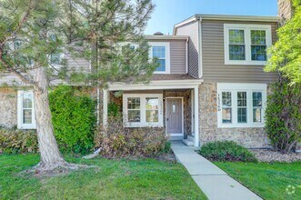 Building Photo - 2BR/2.5BA+ W/D -NEAR Cherry Creek Park