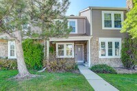 Building Photo - 2BR/2.5BA+ W/D -NEAR Cherry Creek Park