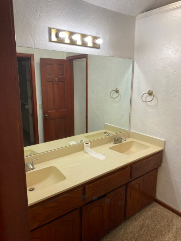 Building Photo - 7505 Cecilia Pl