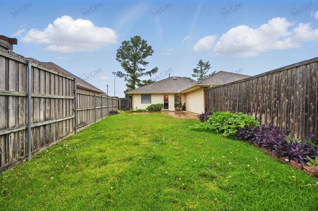 Building Photo - 1510 Raleigh Dr