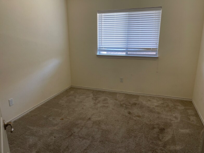 Building Photo - 412 Windridge Dr