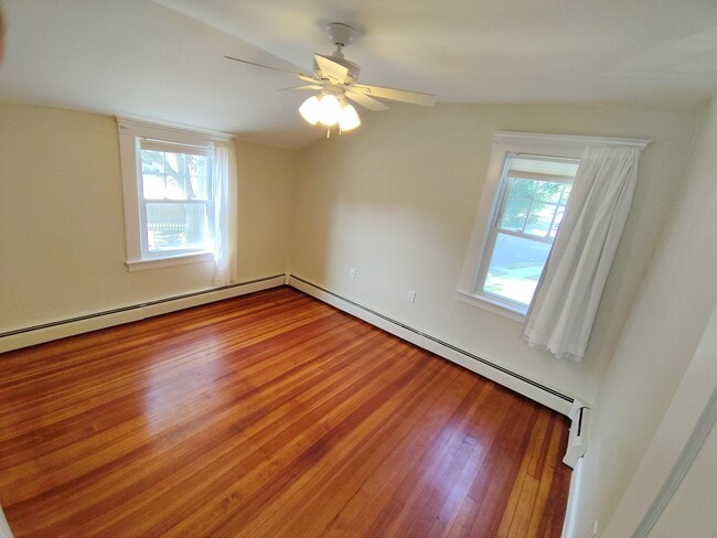 Building Photo - 162 Elmwood Ave