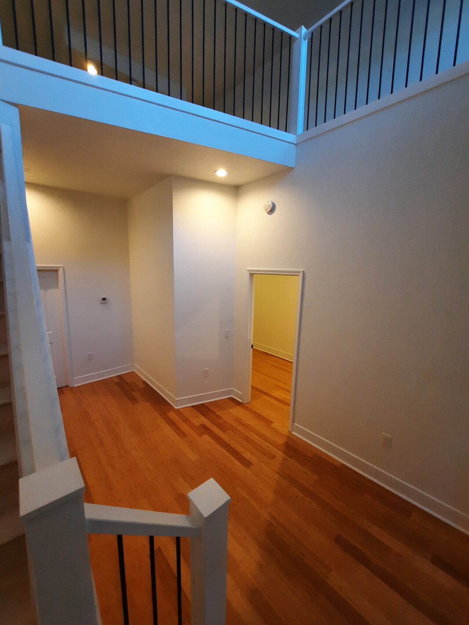 Building Photo - 17 W Main St