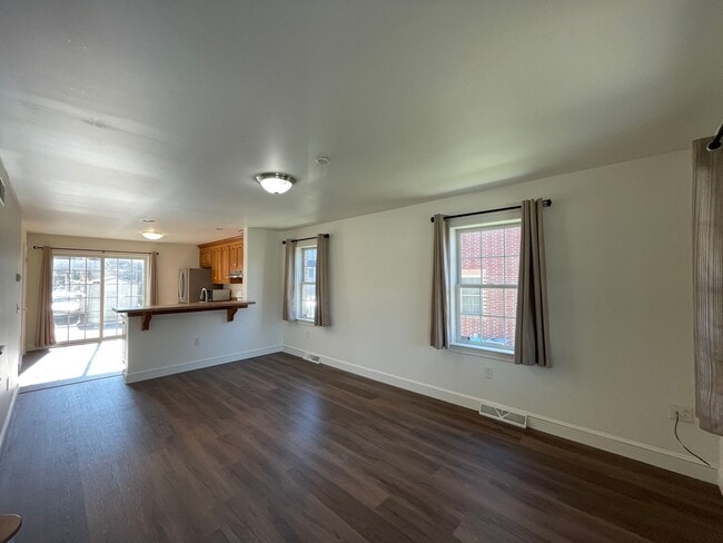 Building Photo - 3 Bedroom Townhome in Lancaster!