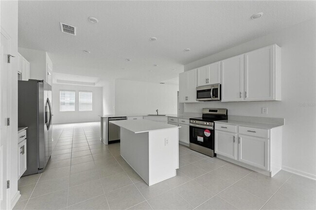 Building Photo - 2035 Rider Rain Ln