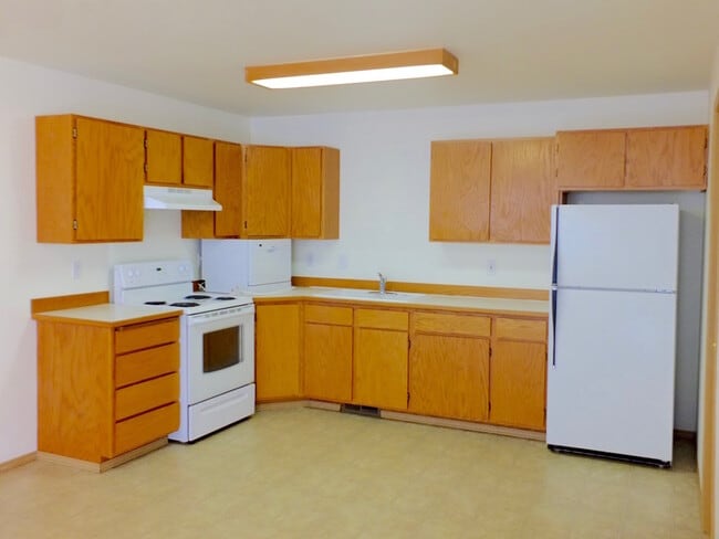Building Photo - 2 Bed 1.5 Bath Home on Corner Lot w/ Garag...