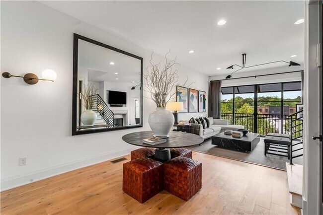 Building Photo - 661 Auburn Ave NE