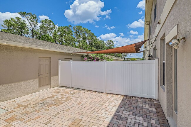 Building Photo - Windermere townhouse
