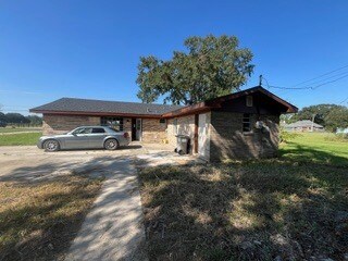 Building Photo - 811 Lebesque Rd