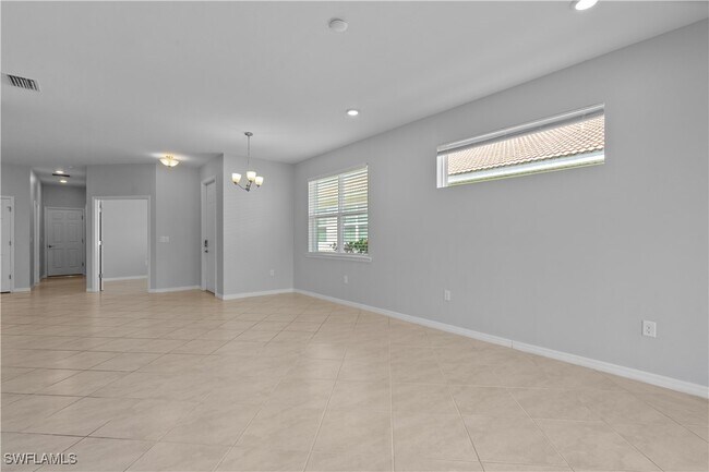 Building Photo - 3041 Royal Gardens Ave