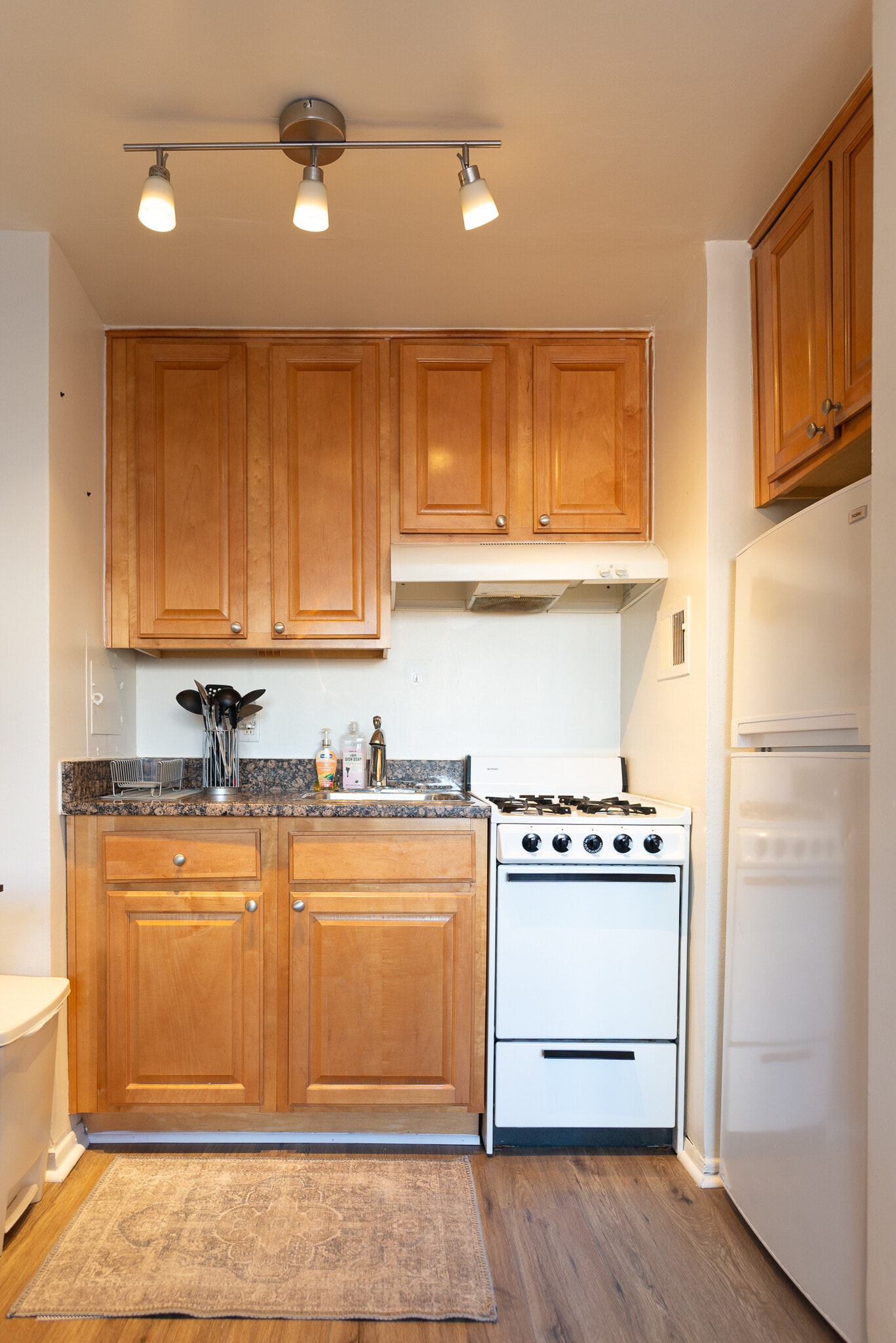 Building Photo - 2101 Chestnut St