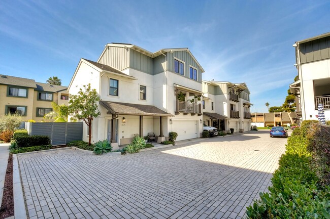 Building Photo - 855 Home Ave