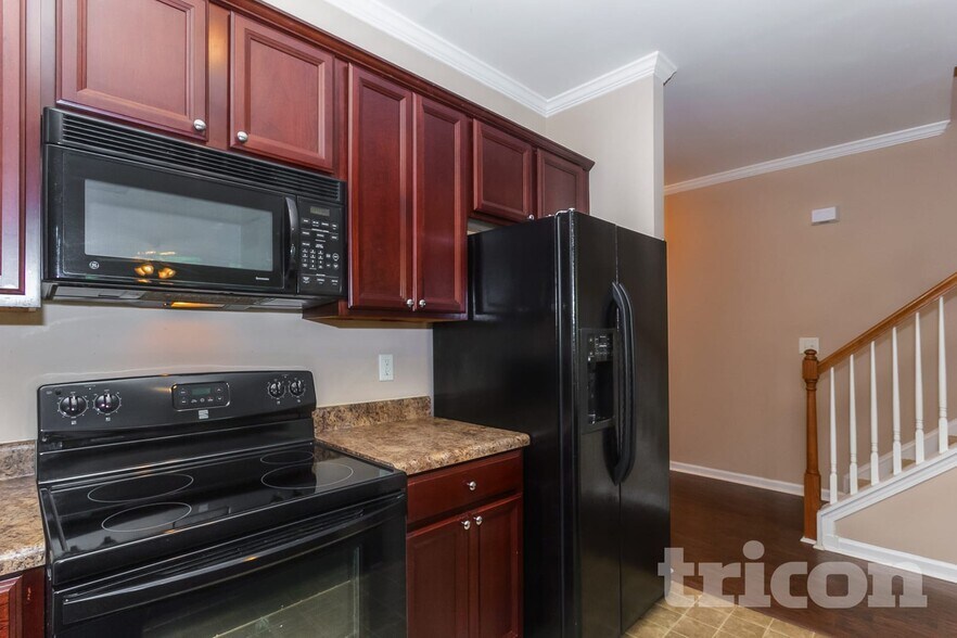 Building Photo - 3364 Estes Dr