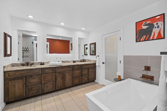 Building Photo - 13702 Yellow Oak Cir