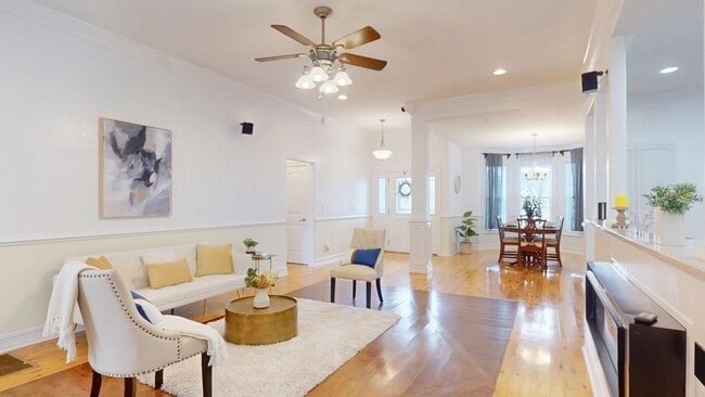 Building Photo - 100 Sweetbriar Lakes Dr