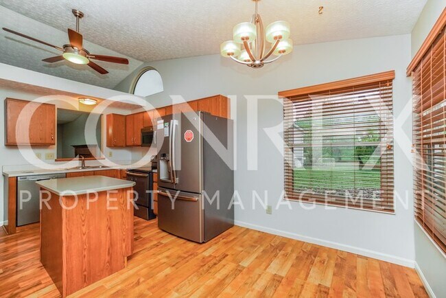 Building Photo - Amazing 3 Bedroom Ranch Home