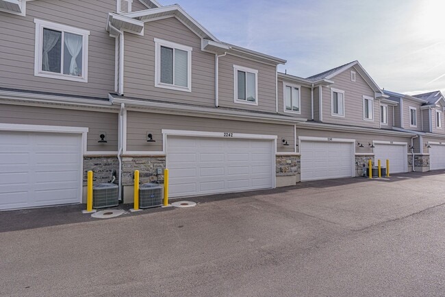 Building Photo - 2242 S 1180 W