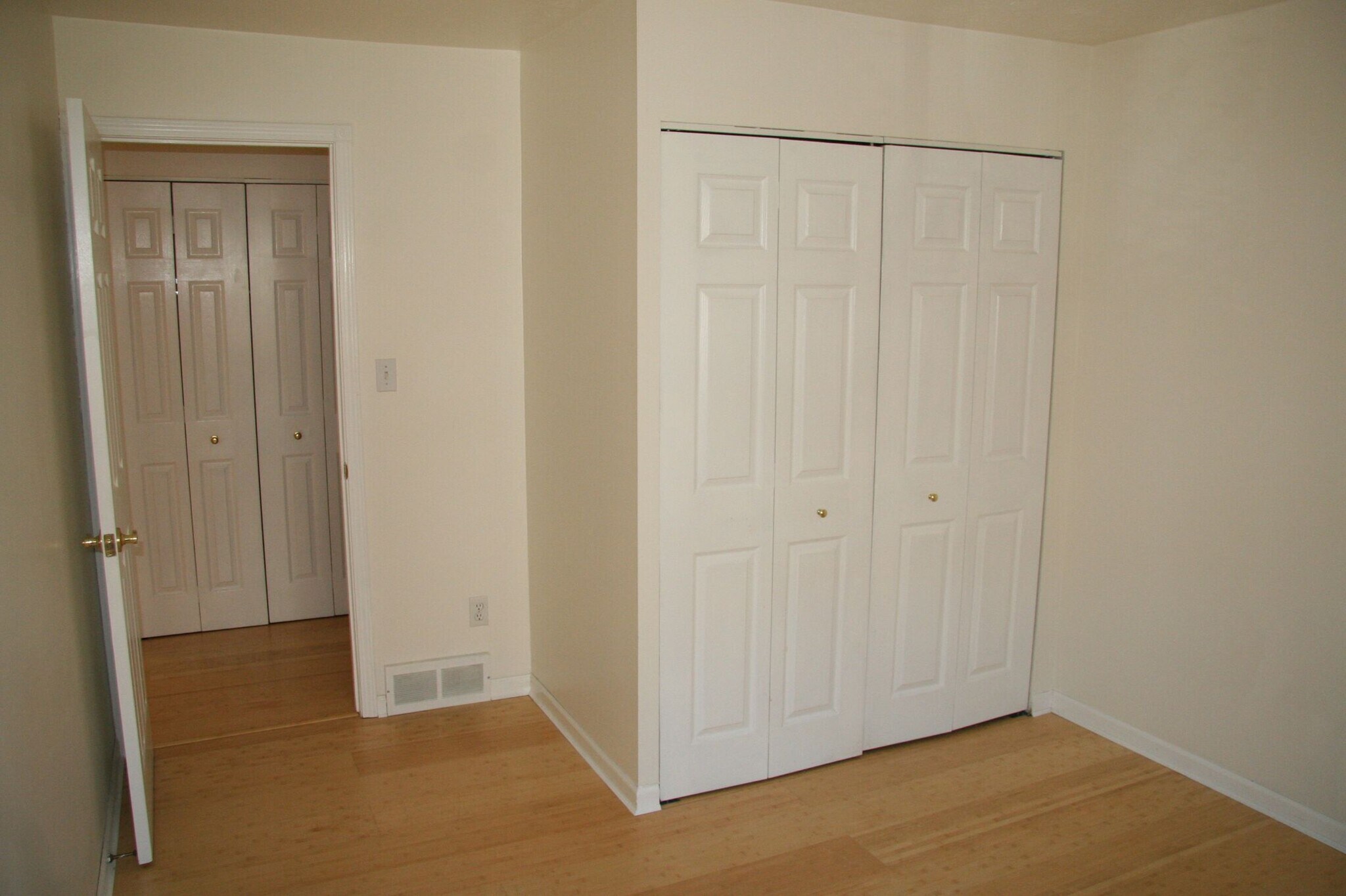 Bedroom 2 - 11015 Lake Ave