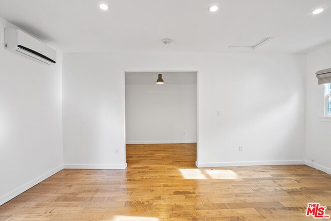 Building Photo - 6217 Poppy Peak Dr