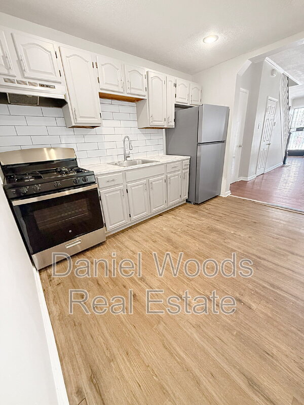 Building Photo - 5538 Walton Ave