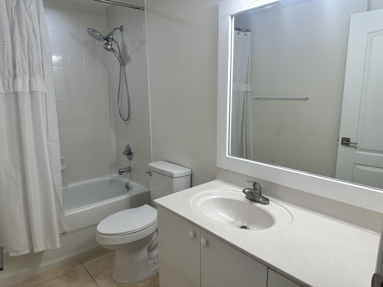 Building Photo - 7818 Great Heron Way