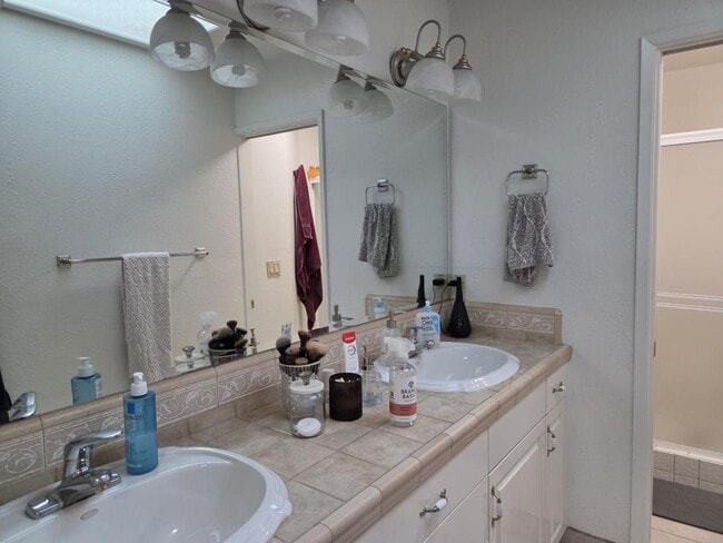 Building Photo - 55 Las Praderas Dr