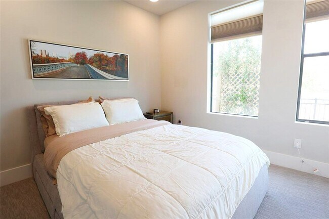 Building Photo - 2123 Arabelle St