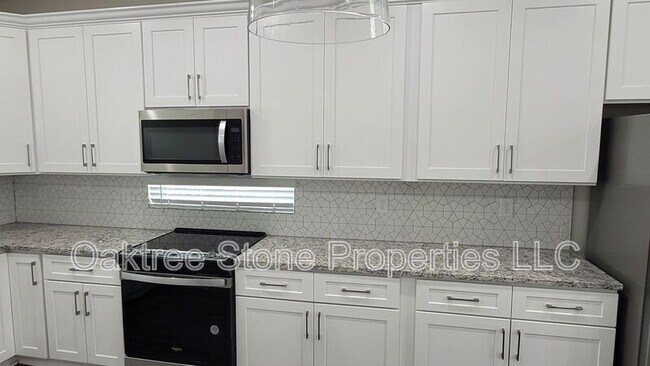 Building Photo - 2585 Ocean Dr NW