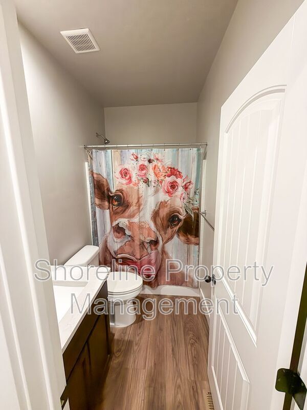 Building Photo - 12913 S Salerno Ave