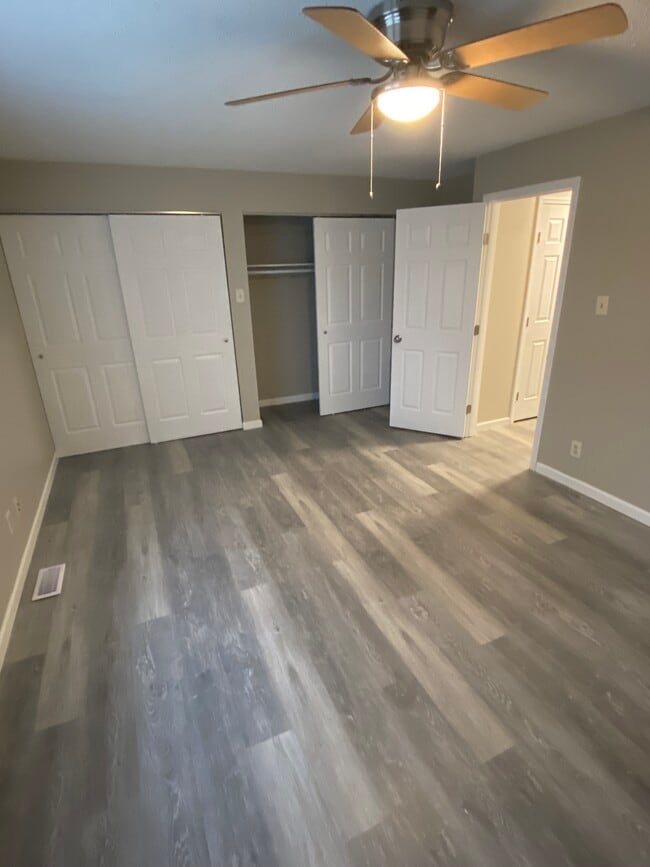 Building Photo - 613 Rosetta Dr