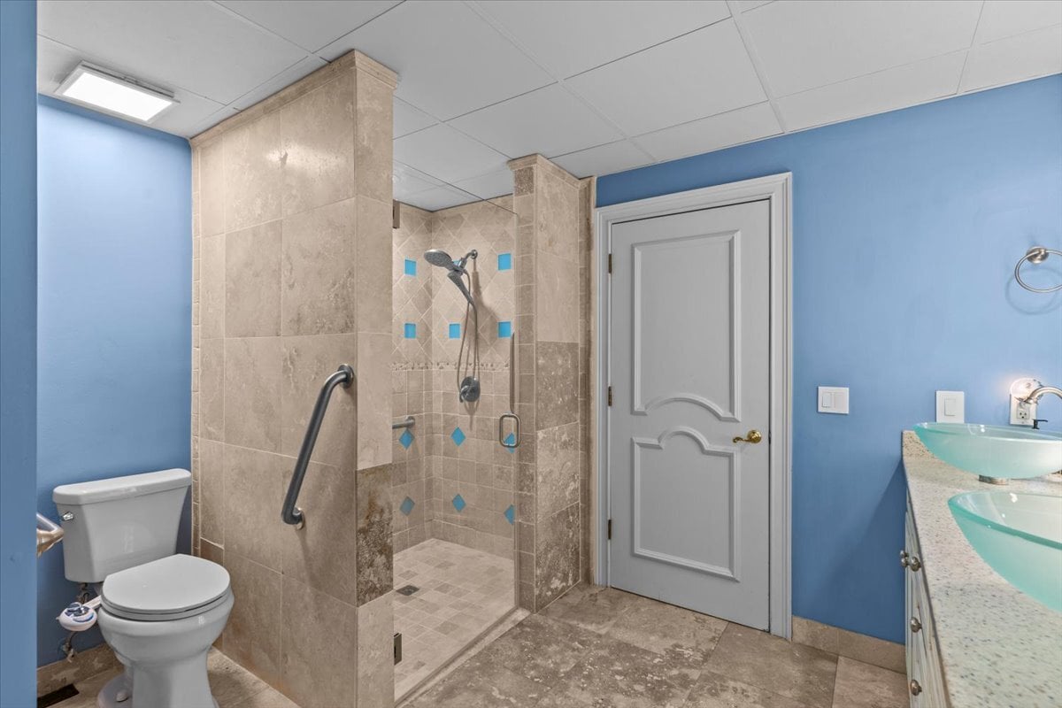 Building Photo - 200 Asphodel Dr