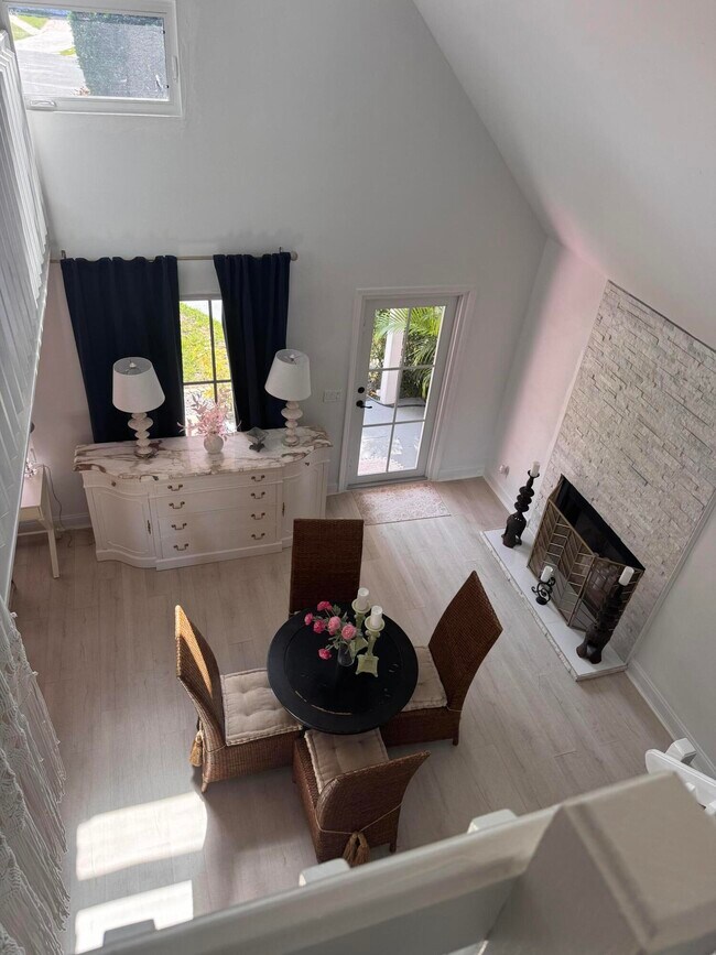 Building Photo - 1256 Palmetto Rd