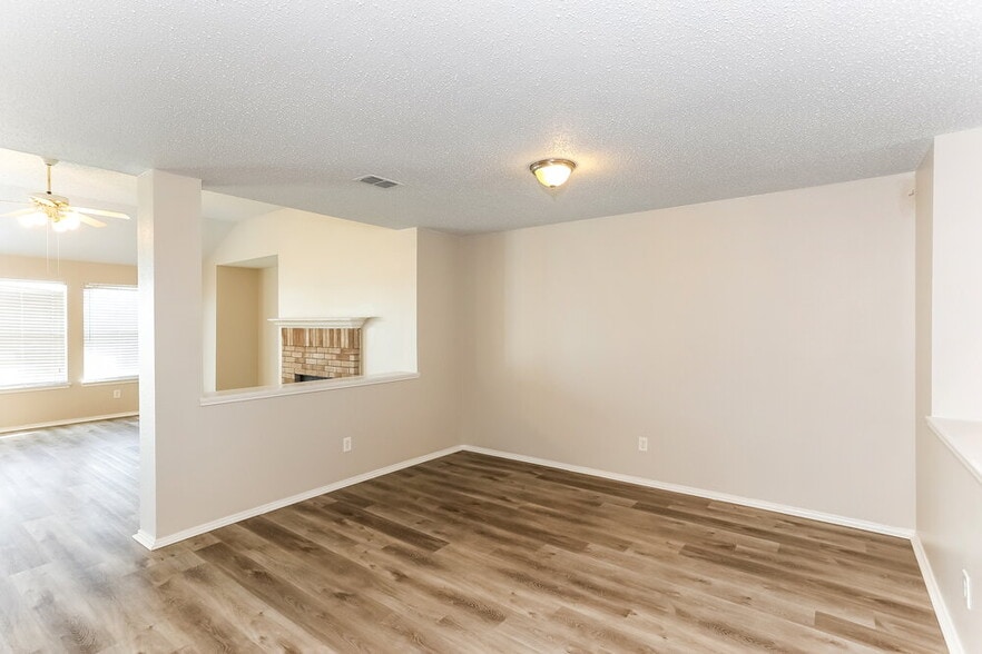 Building Photo - 176 Palm Dr