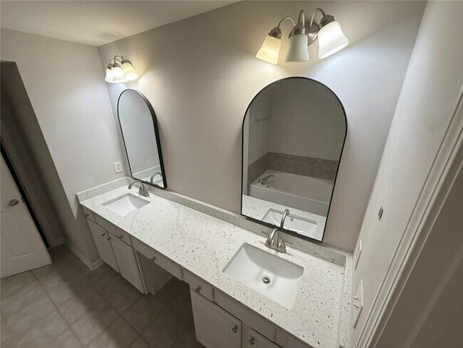Building Photo - 13340 Marrywood Ct