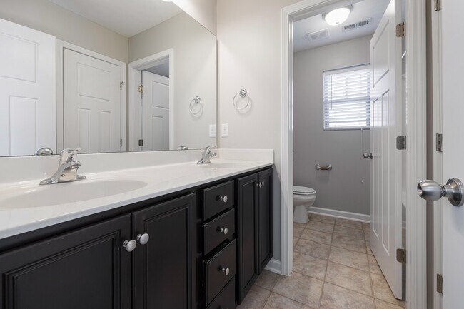 Building Photo - 26 Stonemoor Cir