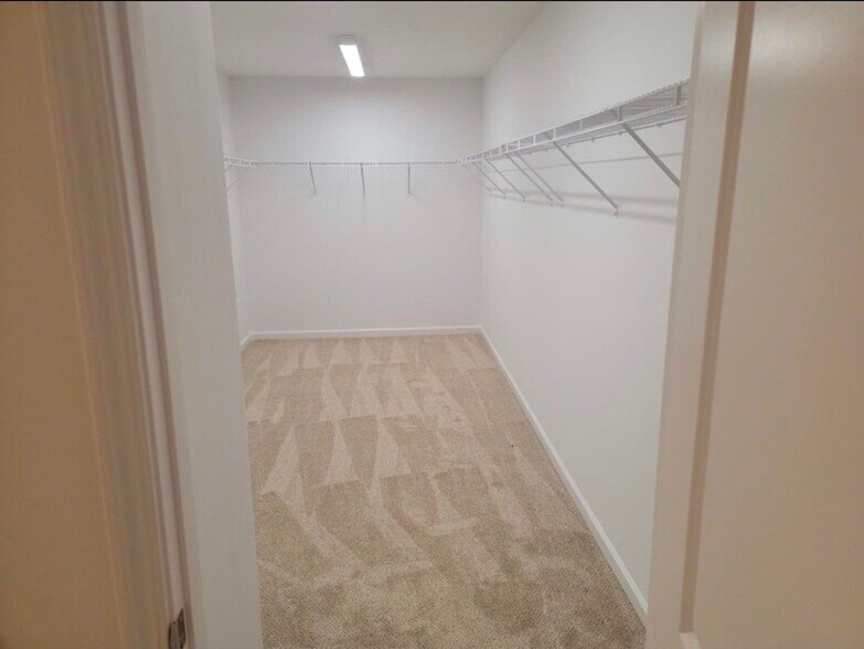 Building Photo - 7703 Mossy Lndg Ln