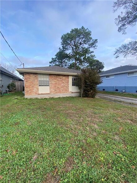 Building Photo - 4825 Jasper St