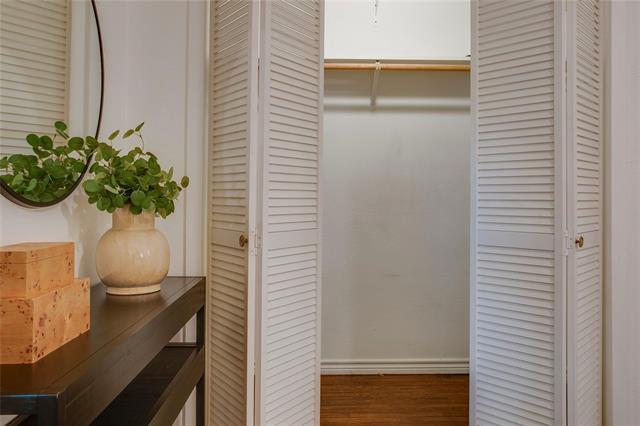 Building Photo - 716 S Rosemont Ave