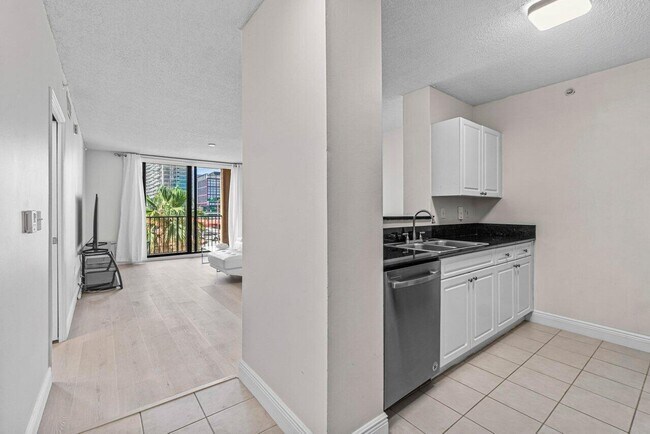Building Photo - 651 Okeechobee Blvd