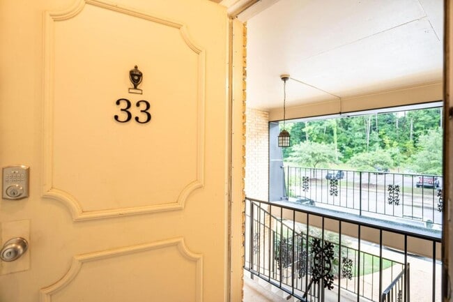 Building Photo - 1745 Jack Warner Pkwy