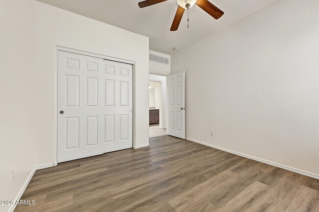 Building Photo - 15398 W MacKenzie Dr